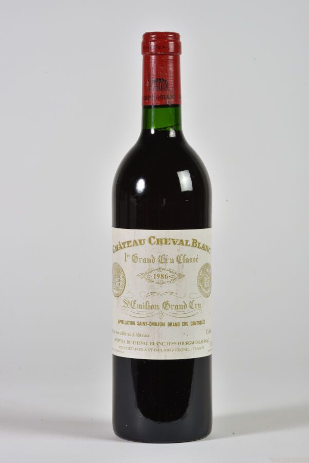 Null 1 B CHÂTEAU CHEVAL BLANC (ligeramente bronceado; algunas marcas en la cápsu&hellip;