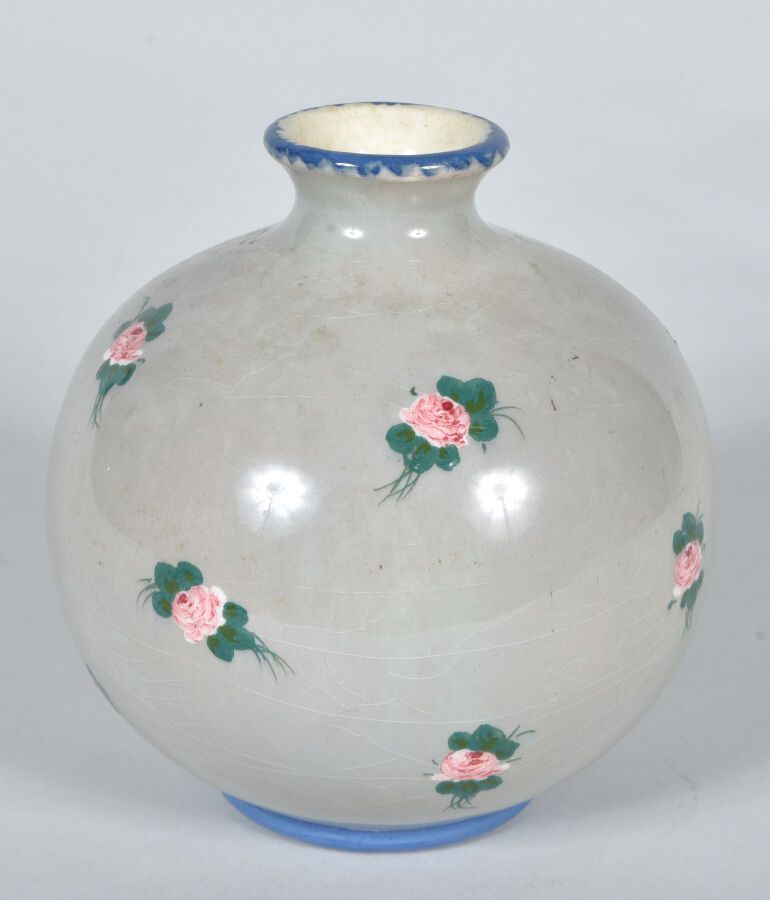 Null Jérôme MASSIER (1850-1926) - VALLAURIS 

Vase en céramique à corps sphériqu&hellip;