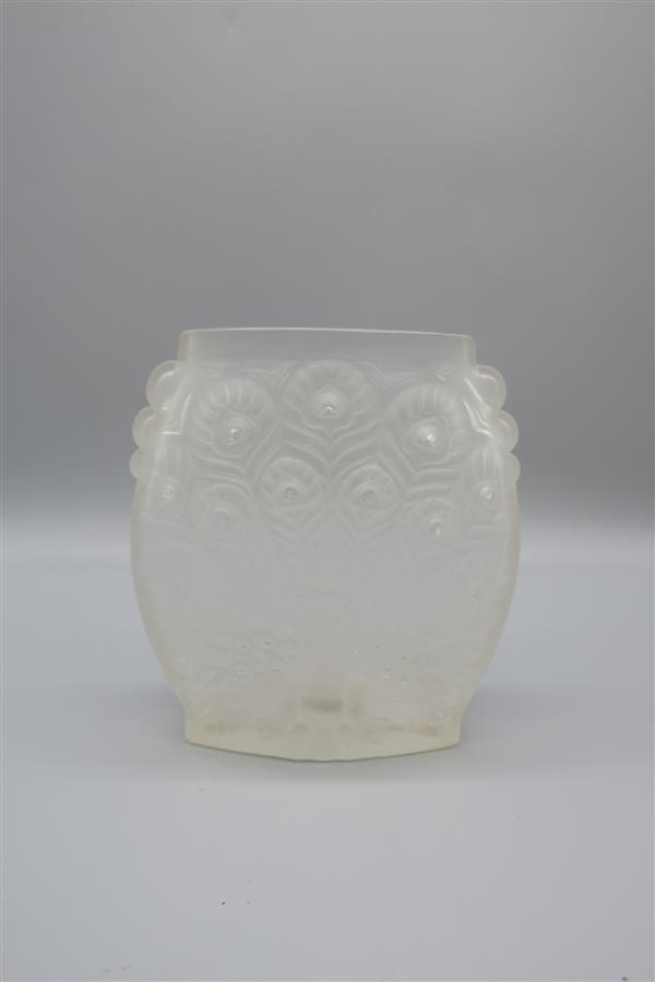 Null ETLING

Vase ovoïde aplati à col et talon quadrangulaires. Épreuve en verre&hellip;