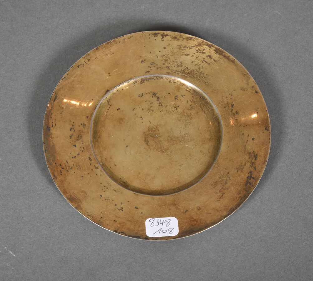 Null 鎏金的帕坦，背面刻有IHS。

Vieillard的标志。莫。TT。

重量：24克。

19世纪。

凹痕，使用的磨损。