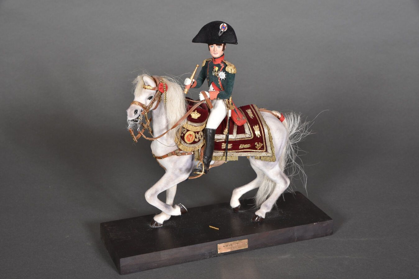 Null FIGURINE MARCEL RIFFET.

Figurine plomb, Empereur NAPOLEON 1° sur son cheva&hellip;