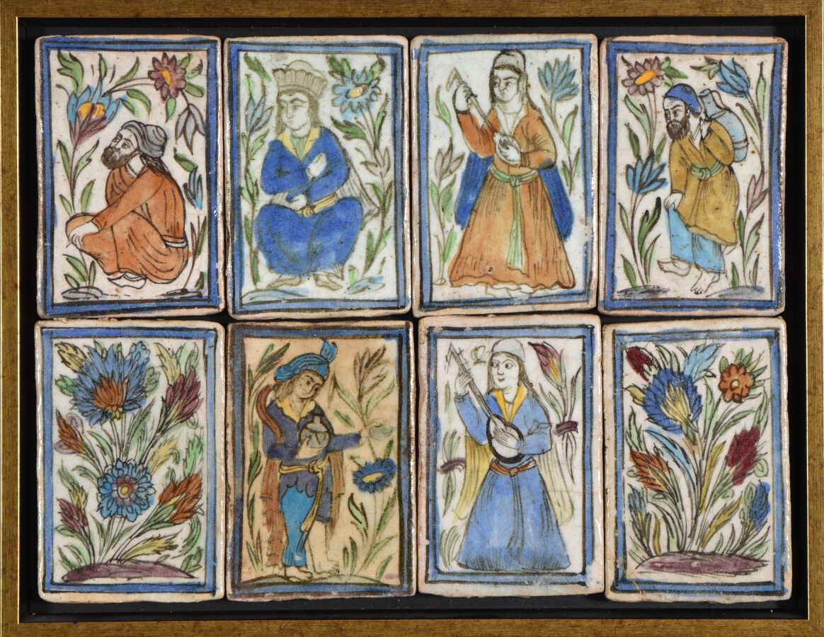 Null IRÁN Kadjar hacia 1920.

Serie de ocho azulejos rectangulares de cerámica c&hellip;