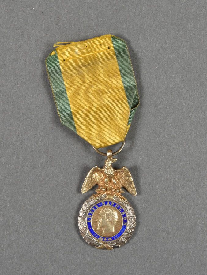Null 法国。第二种类型的军事奖章，签名为Barre，状况极佳。