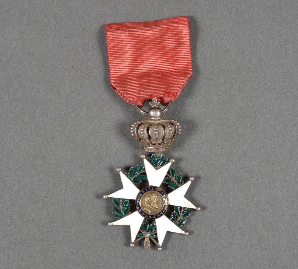 Null Francia. Ordine della Legione d'Onore. Chevalier, corona con fleuron, scheg&hellip;