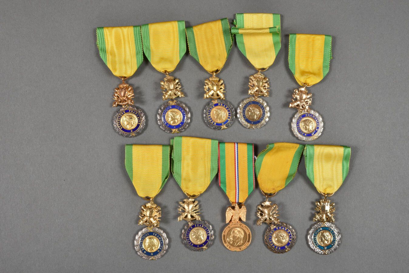 Null France. Médaille Militaire, 4°/5° République, variantes, lot de 10.
