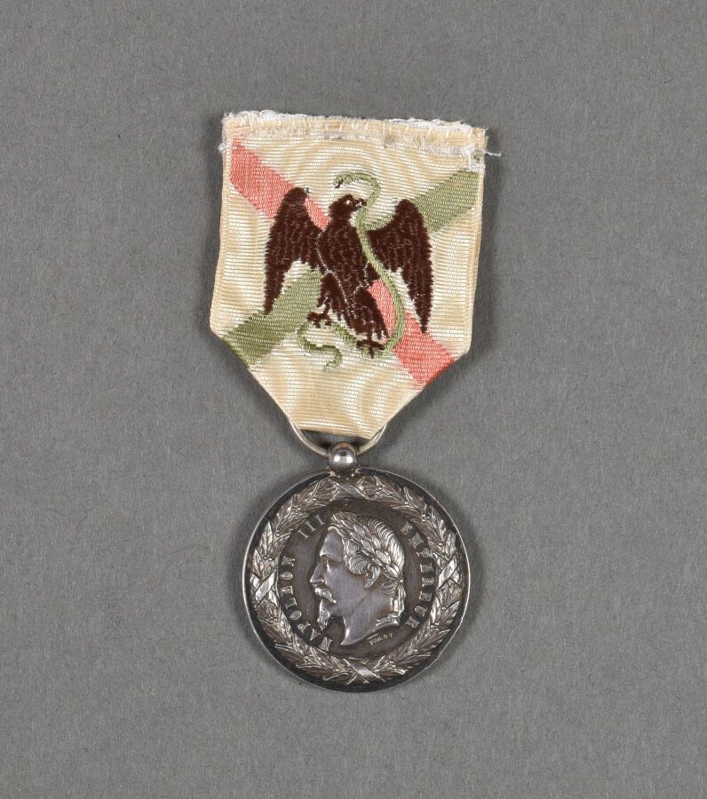 Null Francia. Medalla de México 1862, firmada Falot.