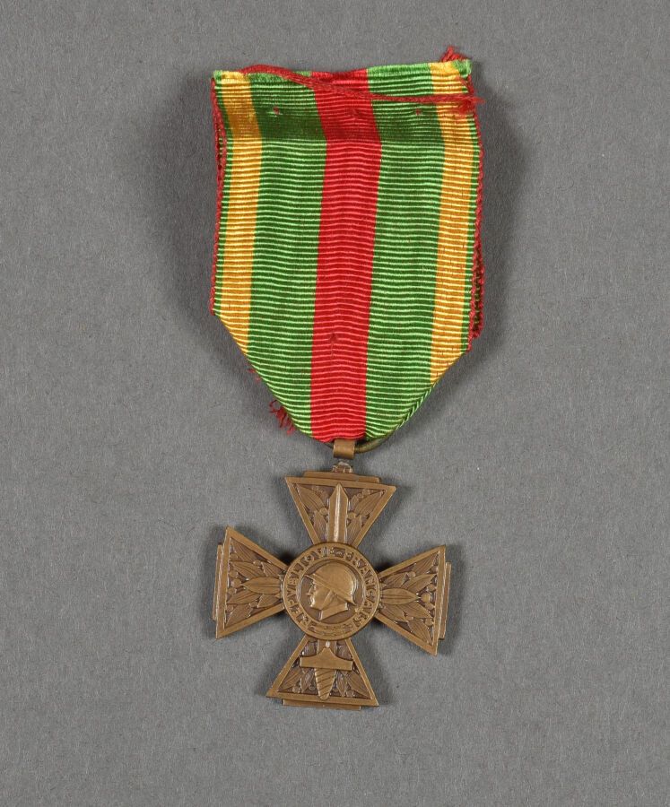 Null Francia. Cruz de Combatiente Voluntario por la guerra de 1870/1871.
