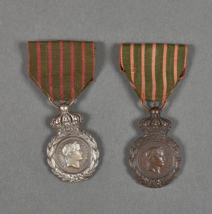 Null France. Médailles de Sainte Hélène, dont une argentée, lot de 2.