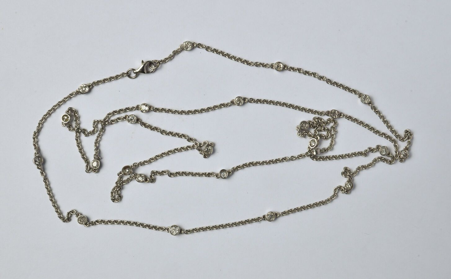 Null Collar de cadena de oro blanco de 18 quilates (750/oo) con 24 diamantes de &hellip;