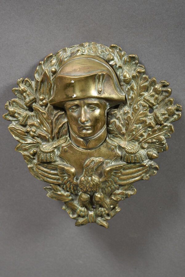 Null Bronze. Heurtoir de porte représentant la tête de l'Empereur NAPOLEON 1°, a&hellip;