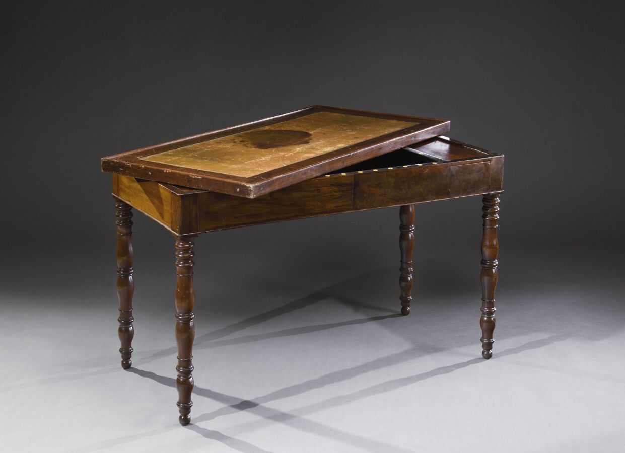Null Mahogany and mahogany veneer tric-trac game table, ebony case with white an&hellip;