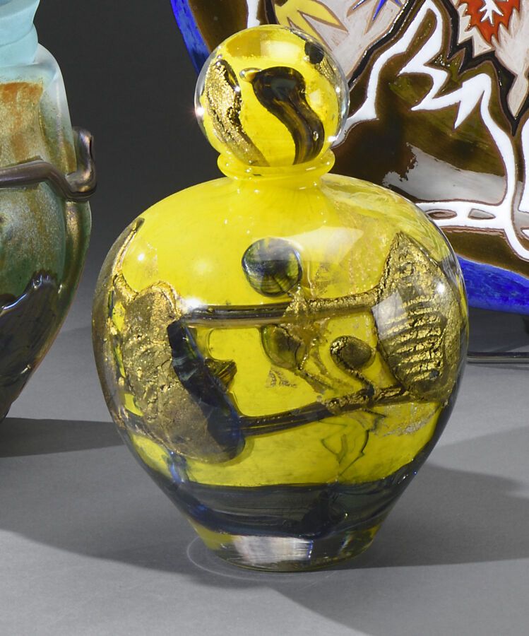 Null Jean-Claude NOVARO.
Vase boule avec son bouchon en verre soufflé.
H : 20 cm&hellip;