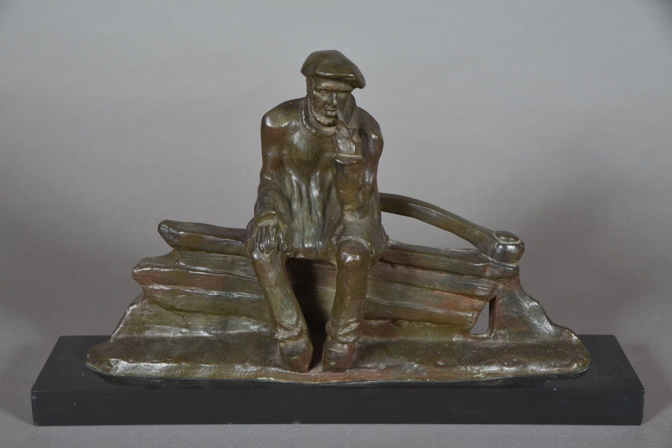 Null Serge ZELIKSON (1890-1966)
" Marin fumant la pipe ". Épreuve en bronze à pa&hellip;