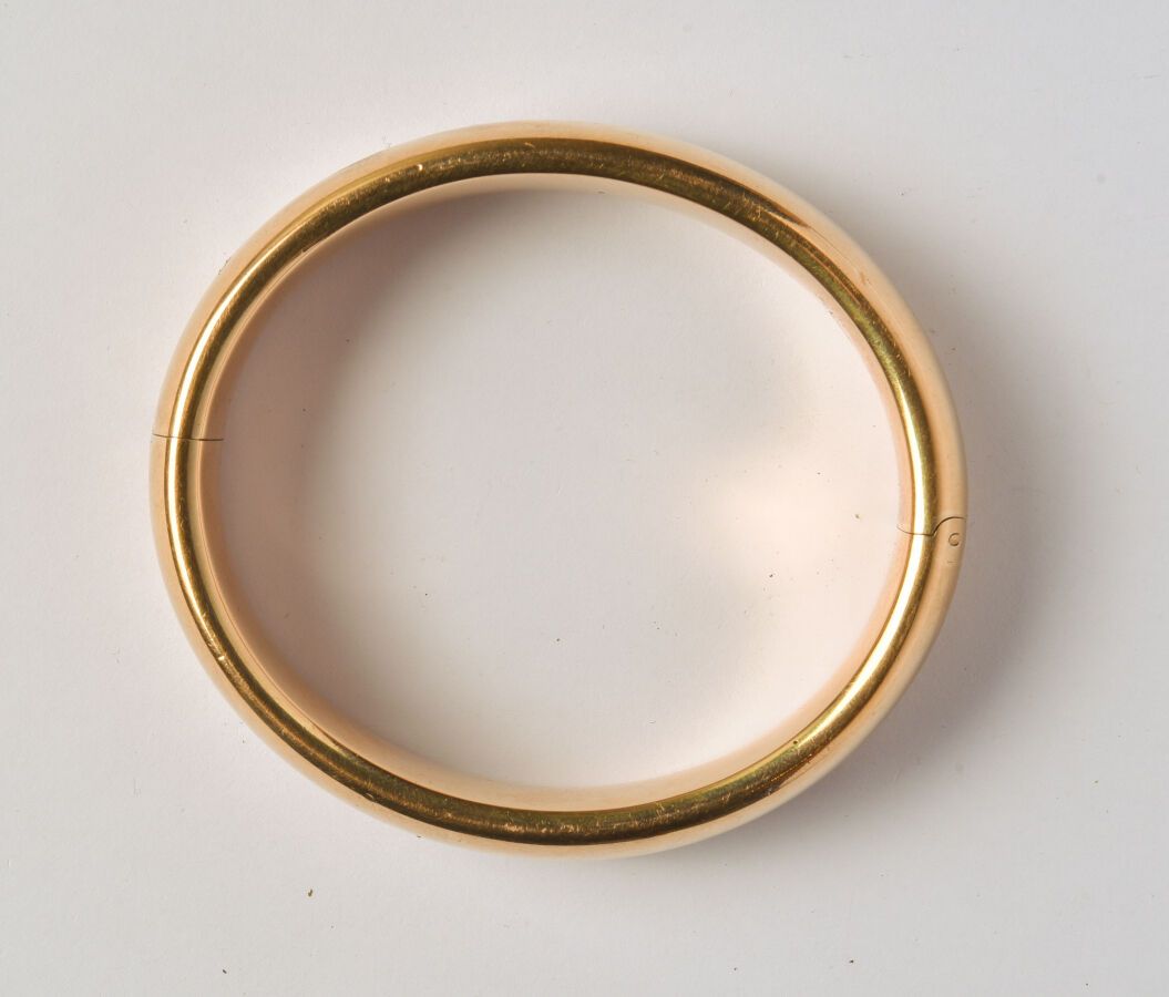 Null Bracelet jonc large articulé ouvrant en or jaune 18K (750/oo) lisse (infime&hellip;