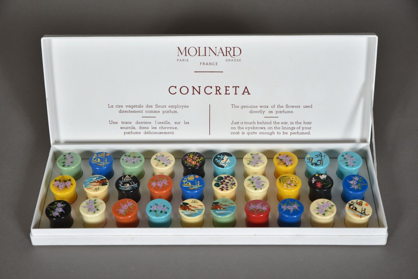 Null MOLINARD，1970年代 
促销盒内有五瓶提取物："Habanita"、"Rafale"、"Jasmin"、"Rose "和 "Molinard&hellip;