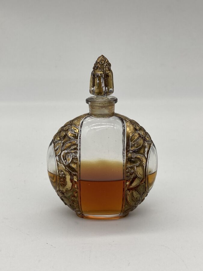 Null Molinard - "Fleurettes" - (1930er Jahre)
Flakon aus farblosem Pressglas, ge&hellip;