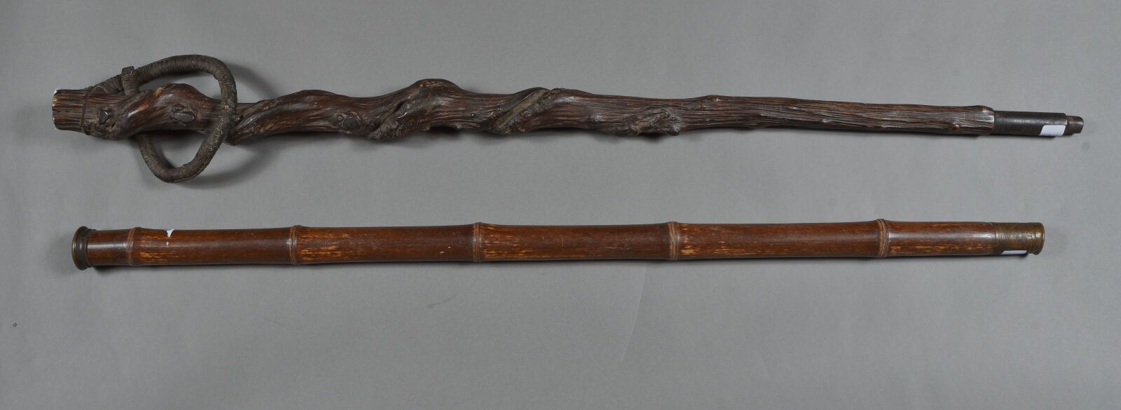 Null 木制手杖，一个扭曲的，一套2个。