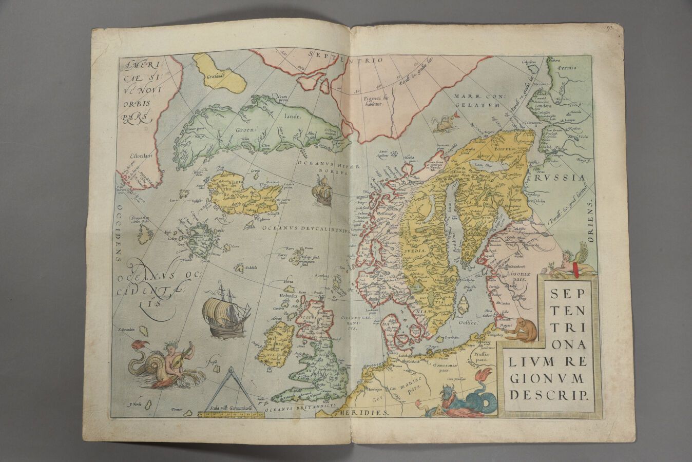 Null 勃拉乌(BLAEU)
(荷兰，17世纪)
斯堪的纳维亚国家（瑞典、挪威、芬兰）地图。 
出版商的颜色。 
双开本。 
有些缺陷，有灰尘。