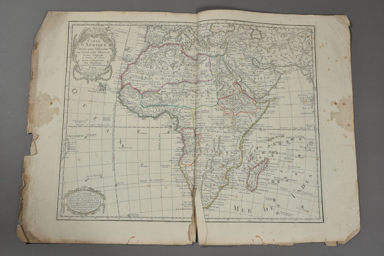 Null 纪尧姆-德利斯勒（法国，18世纪）
非洲的地图。1805. 
这张图有边框：高56厘米-宽75厘米。 
斜面底部有裂痕，空白处有湿润，左边的边缘有碎裂&hellip;