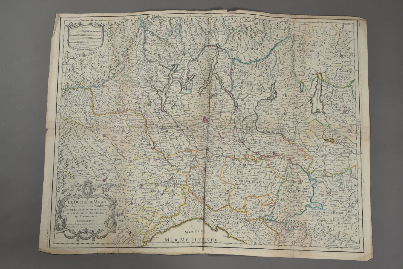 Null 胡贝-杰洛 
(法国，18世纪)
米兰公国的地图。1734. 
双开本。 
左边部分有破损，有些缺陷。