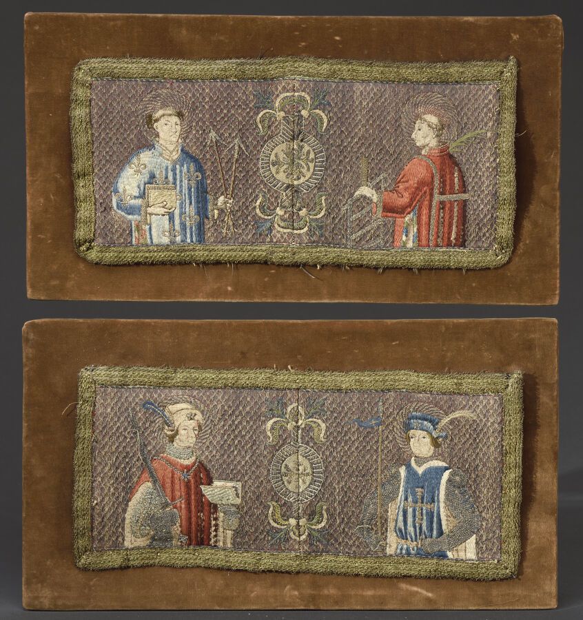 Null 两幅银线和金线的多色刺绣作品，描绘了圣路易斯、圣文森特... 
16世纪。 
17 x 37厘米 
点缀，磨损，修复。