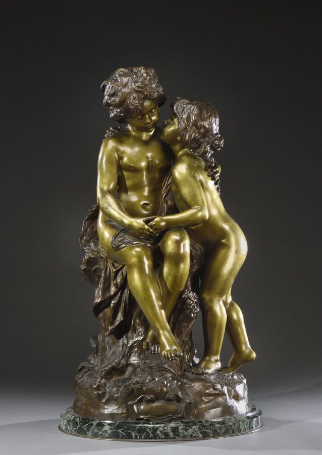 Null 希波吕特-莫罗(1832-1927) 
"一个秘密 
双层青铜器，描绘了一对恋人在一个长满树叶的小丘上，签名并在徽章上写着 "Un secret pa&hellip;