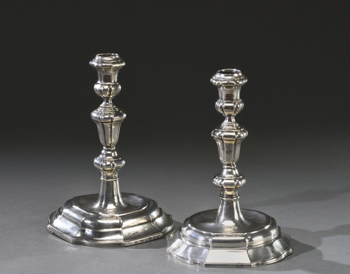 Null Liège. Pair of silver torches, baluster shafts with cut sides and knots, re&hellip;