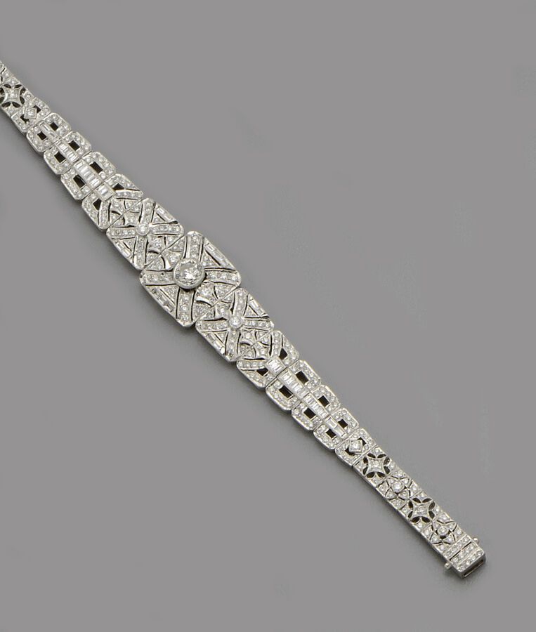 Null Bracelet en or gris 18K (750/oo), de style Art Déco, à maillons ajourés art&hellip;