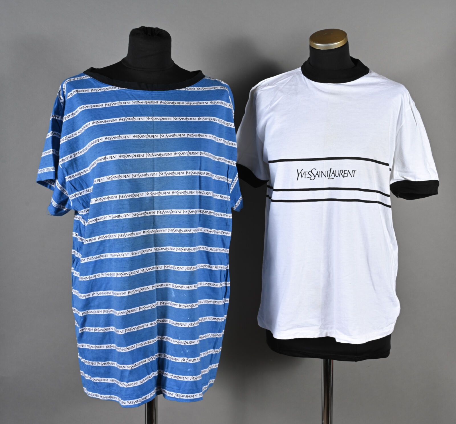 Null YVES SAINT LAURENT Variation. Zwei kurzärmelige T-Shirts aus Baumwolle, ein&hellip;