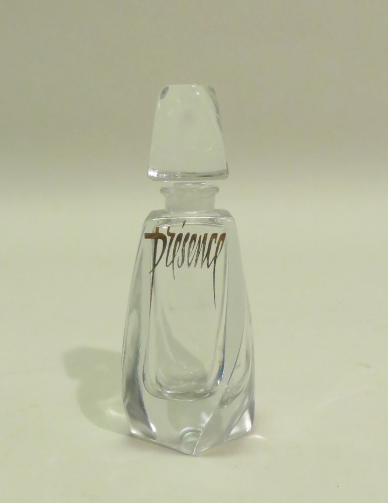 Null HOUBIGANT « Présence »

Flacon en cristal, de forme sculpturale, bouchon ém&hellip;