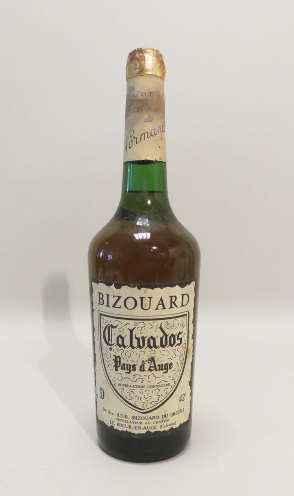 Null Viejo Calvados de Normandía, Pays d'Auge, Bizouard. 1 botella de 100 cl.