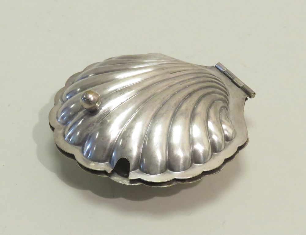 Null 好奇的镀银金属 "外壳 "的芥末罐，玻璃容器（碎片）。5 x 12 x 11,5厘米（勺子不见了）。