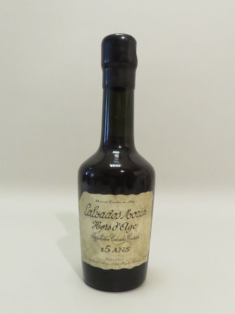 Null Calvados Morin, Hors d'Age, 15 anni. 1 bottiglia da 35cl.