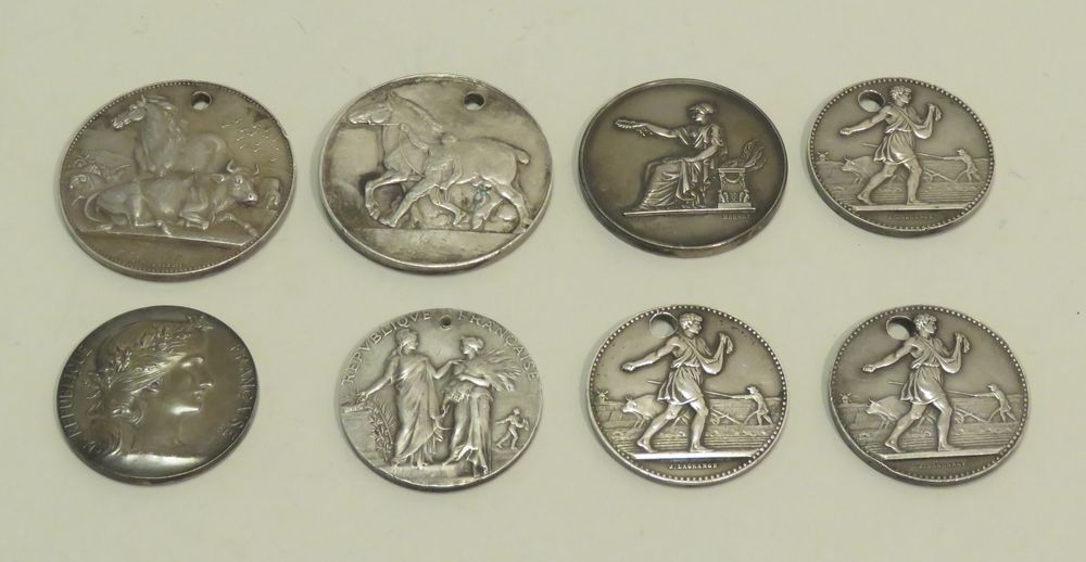 Null Lot of eight silver medals (pierced). Total weight : 360g. Diam: 5 cm (the &hellip;