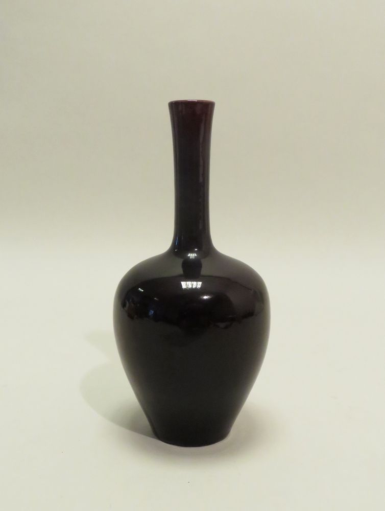 Null Vase soliflore en grès flammé. 19 x 9 cm.
