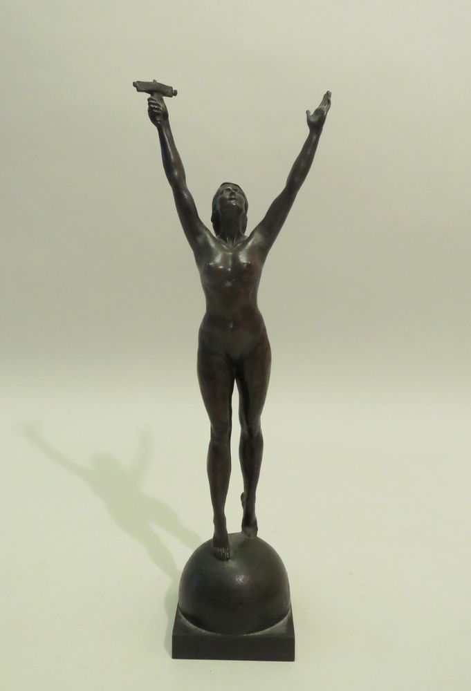 Null Emile Oscar GUILLAUME (1867-1942). "La Délivrance". Bronze à patine brun fo&hellip;