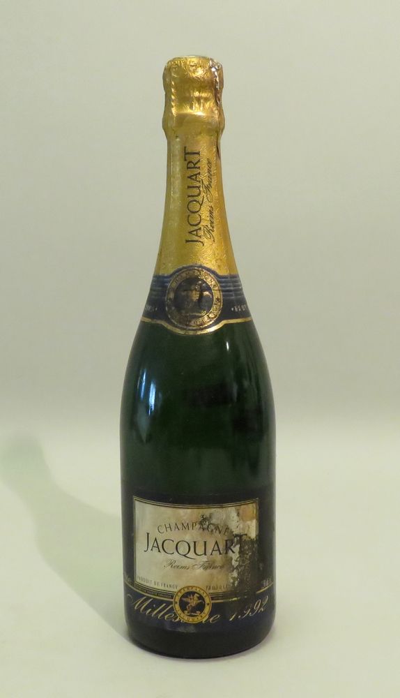 Null Champagne Jacquart, Brut, Tradition, millésime 1992. 1 BTL