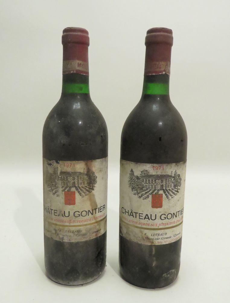 Null Château Gontier，波尔多高级酒，1971年份，2个BTLS（好；邮票肮脏/损坏）。
