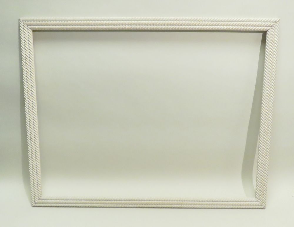 Null Wooden frame. Framed size: 76,5 x 58 cm & Di. Frame: 83 x 64 cm.