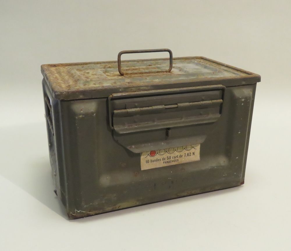 Null Metal ammunition box (40 rounds of 7.62mm). 22 x 32 x 20 cm (empty).