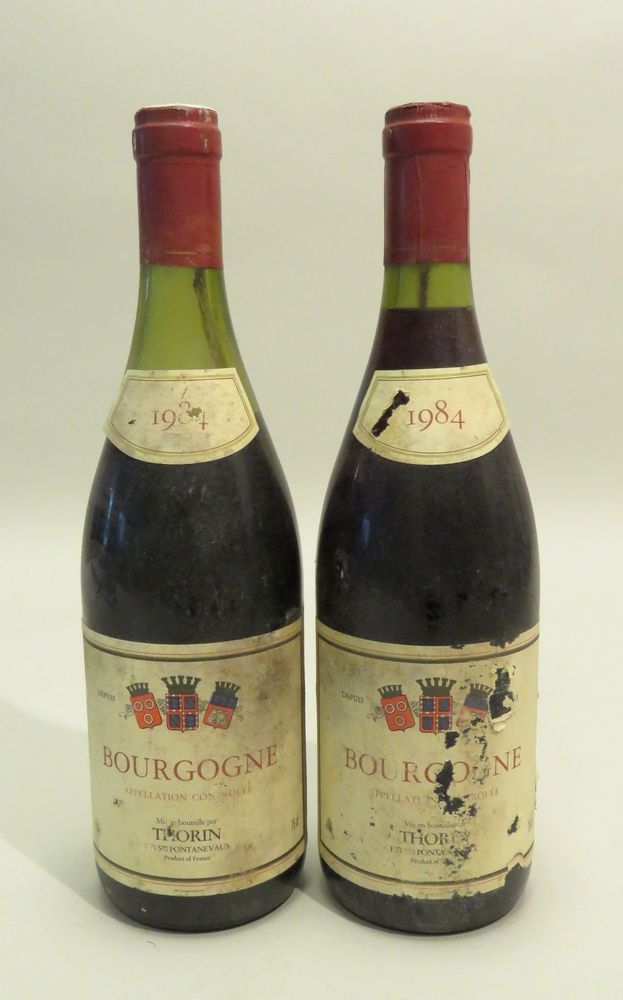 Null Bourgogne, Thorin, millésime 1984. 2 BTLS (1 Niv. BG ; 1 Niv. M.Ep ; étiq. &hellip;