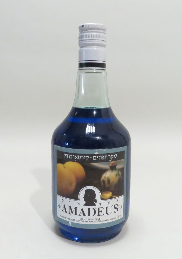 Null Amadeus, Licor de Curaçao Azul. 1 botella de 75 cl.