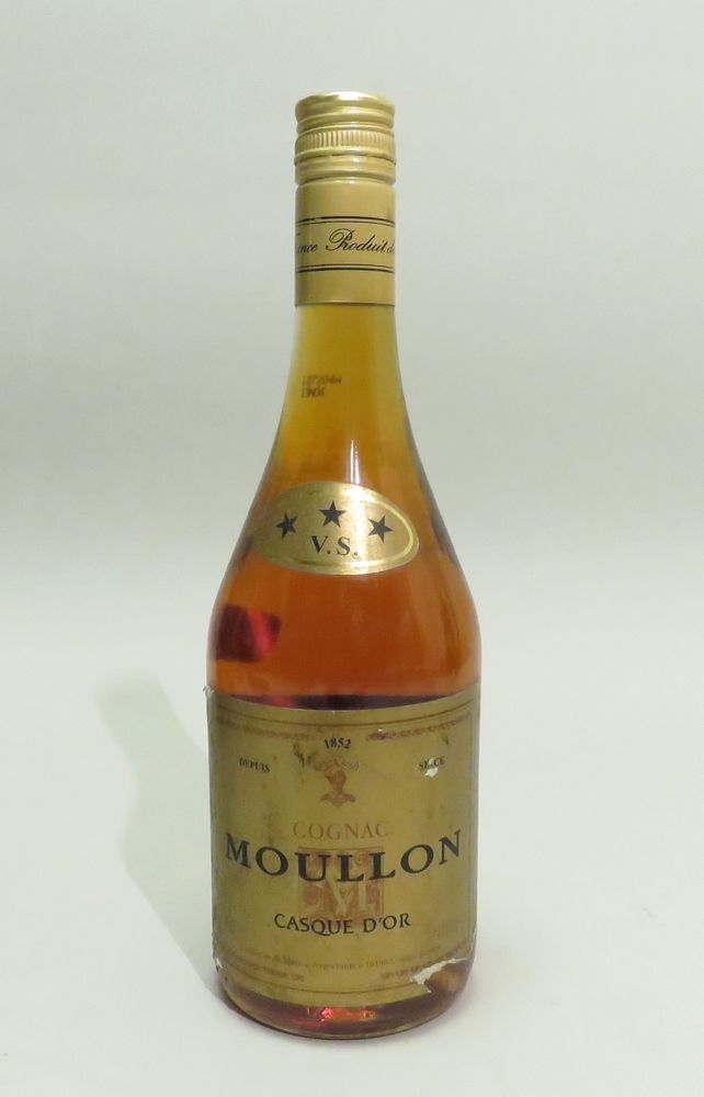 Null Moullon Cognac, Casque d'Or, V.S.. 1 bottle of 70 cl.