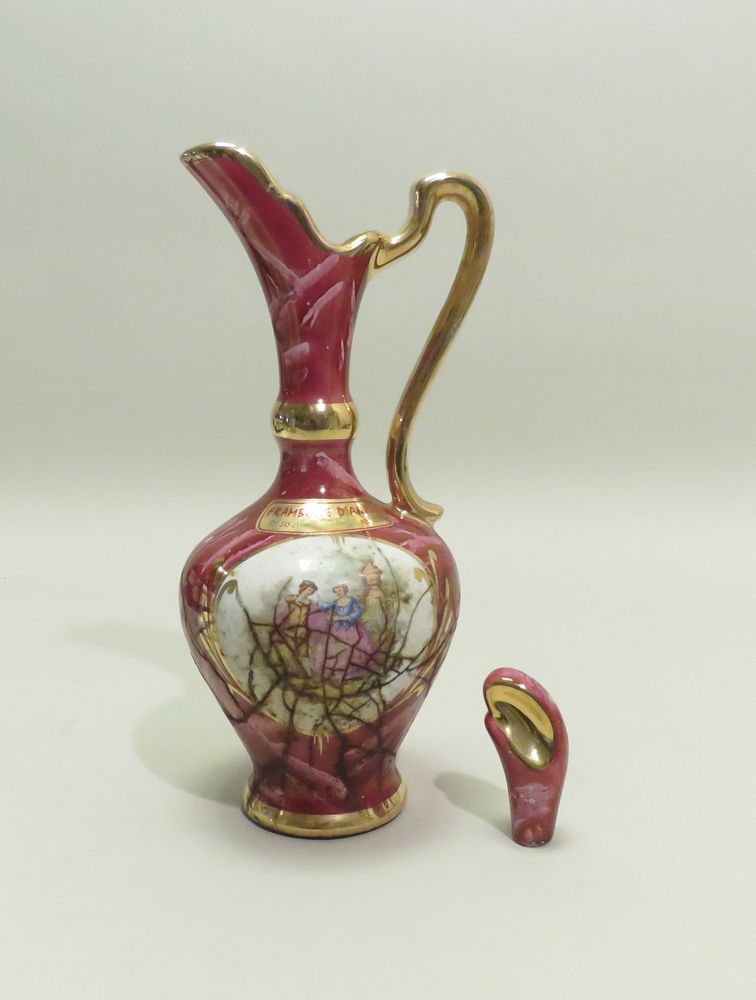 Null Framboise D'Anjou, Giffard. 1 Porcelain decanter of 50 cl (bad condition).