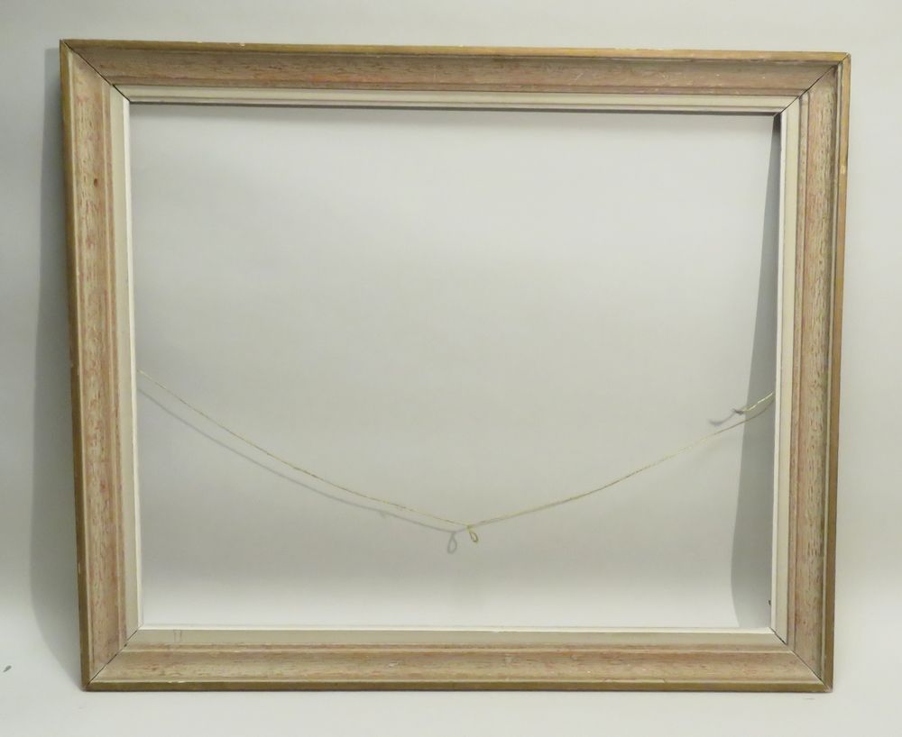 Null Frame in stuccoed wood. Dim frame : 73,5 x 60 cm & frame : 84 x 71 cm.