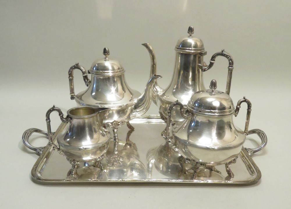 Orfèvre : V.S. Service à thé/café en métal argenté de cinq pièces, à décor moulu&hellip;