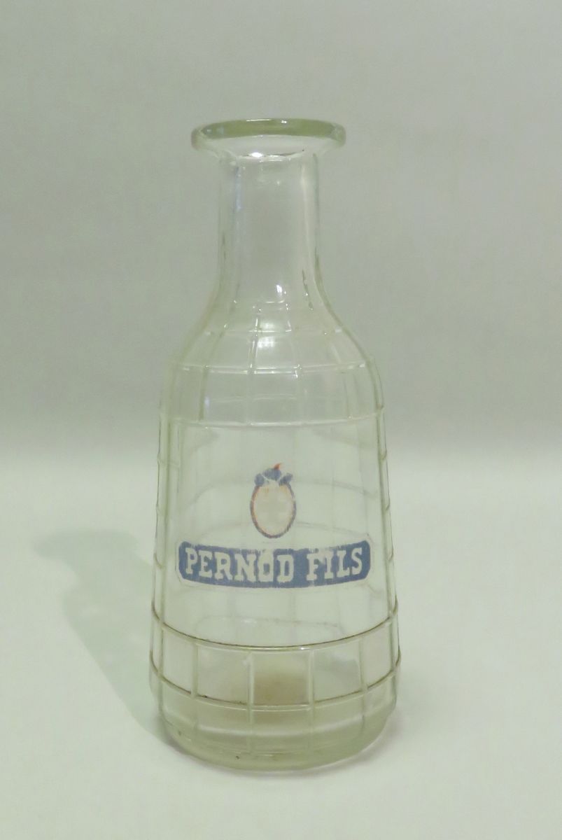 Carafe publicitaire en verre moulé/pressé "Pernod Fils"(Verrerie Mazoyer Paris).&hellip;
