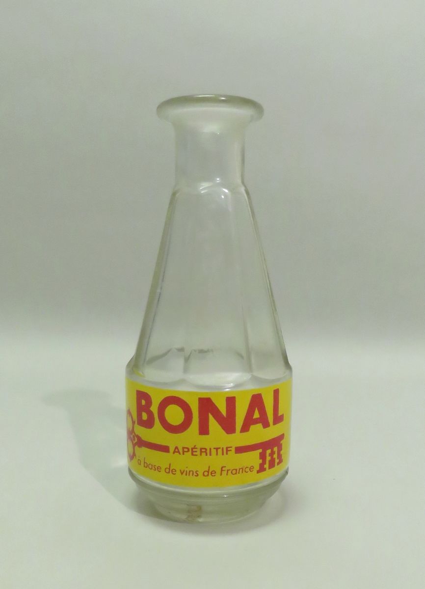 Null Carafe publicitaire en verre moulé/pressé "Bonal-Apéritif". 20 x 9 cm.