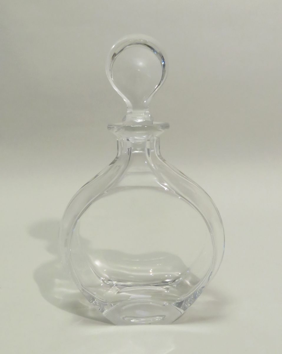 Null Carafe in molded glass. 27,5 x 17 cm. (reported stopper).