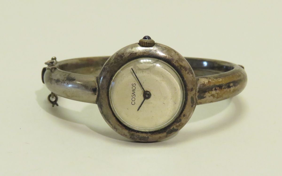Null COSMOS. Damenarmbanduhr aus Silber (800/1000). Das "Jonc"-Armband aus Silbe&hellip;